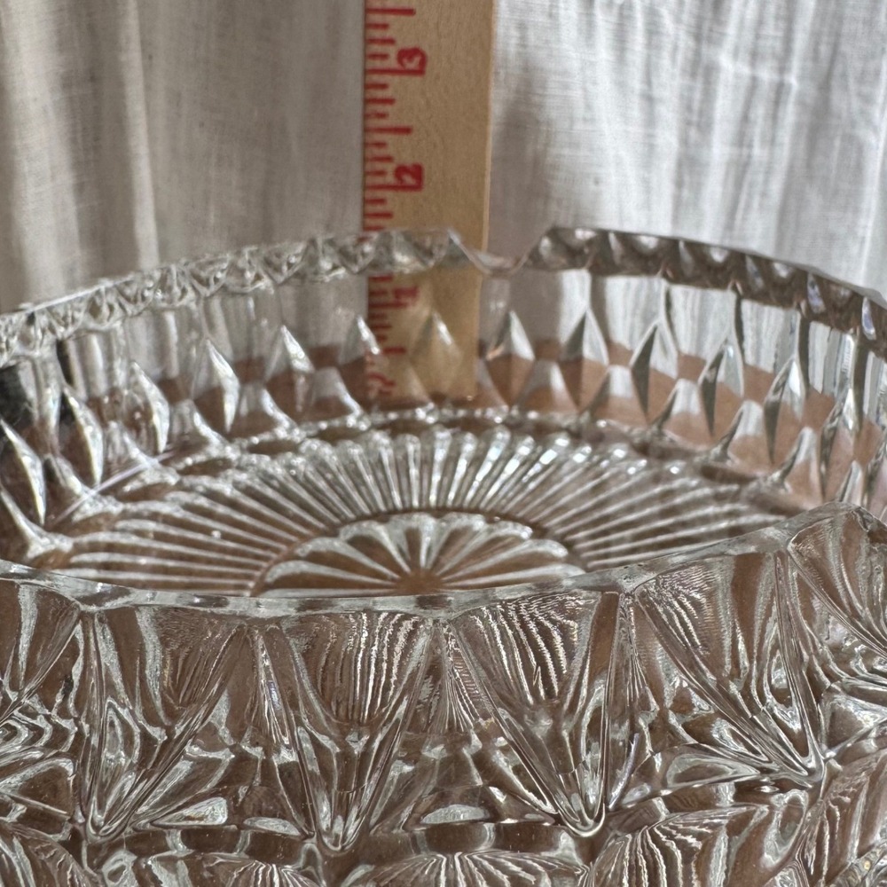 Vintage Glass Ashtray Heavy Italy Diamond Cut Scalloped MCM Barware Catchall - Picture 8 of 8